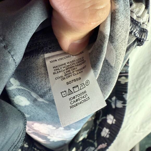 LOFT 2 Pairs Women's XSP Floral 100% Viscose Blue & Gray Fluid Drawstring Pants - Picture 11 of 14